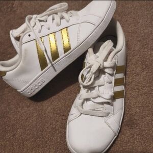 Kids/girls Adidas size 3 big kids